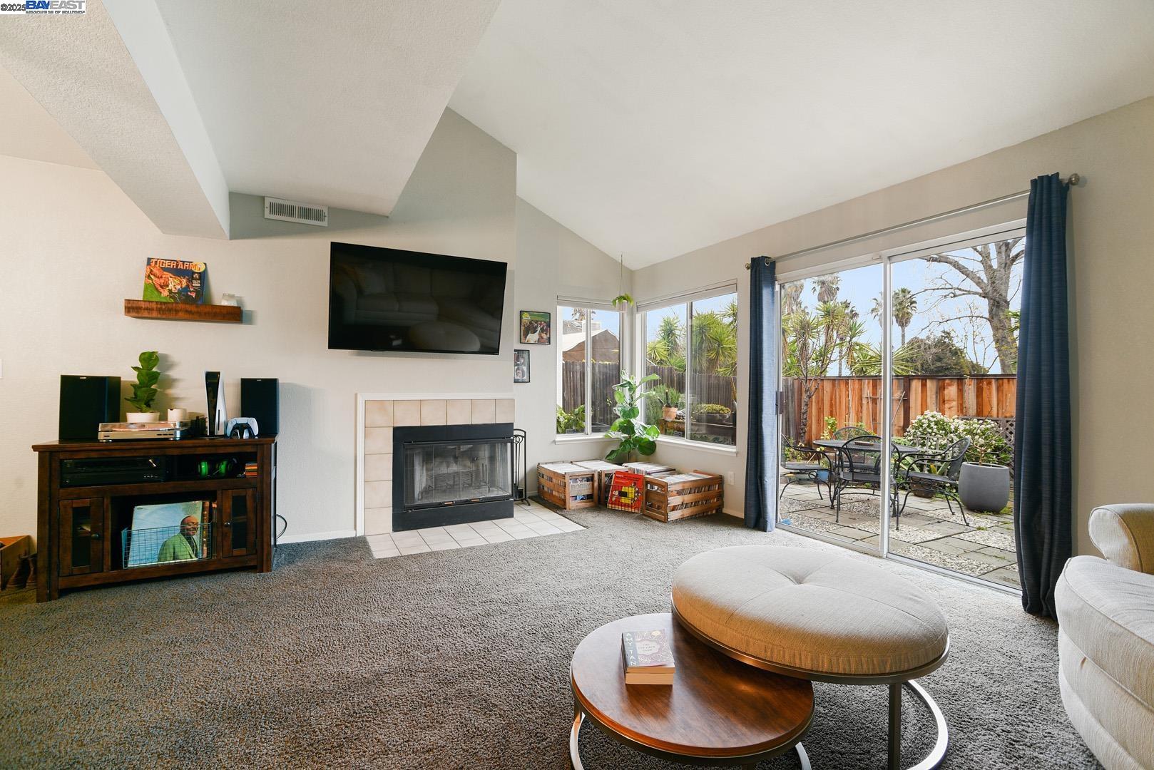 Detail Gallery Image 14 of 19 For 211 Pelican Loop, Pittsburg,  CA 94565 - 3 Beds | 2/1 Baths