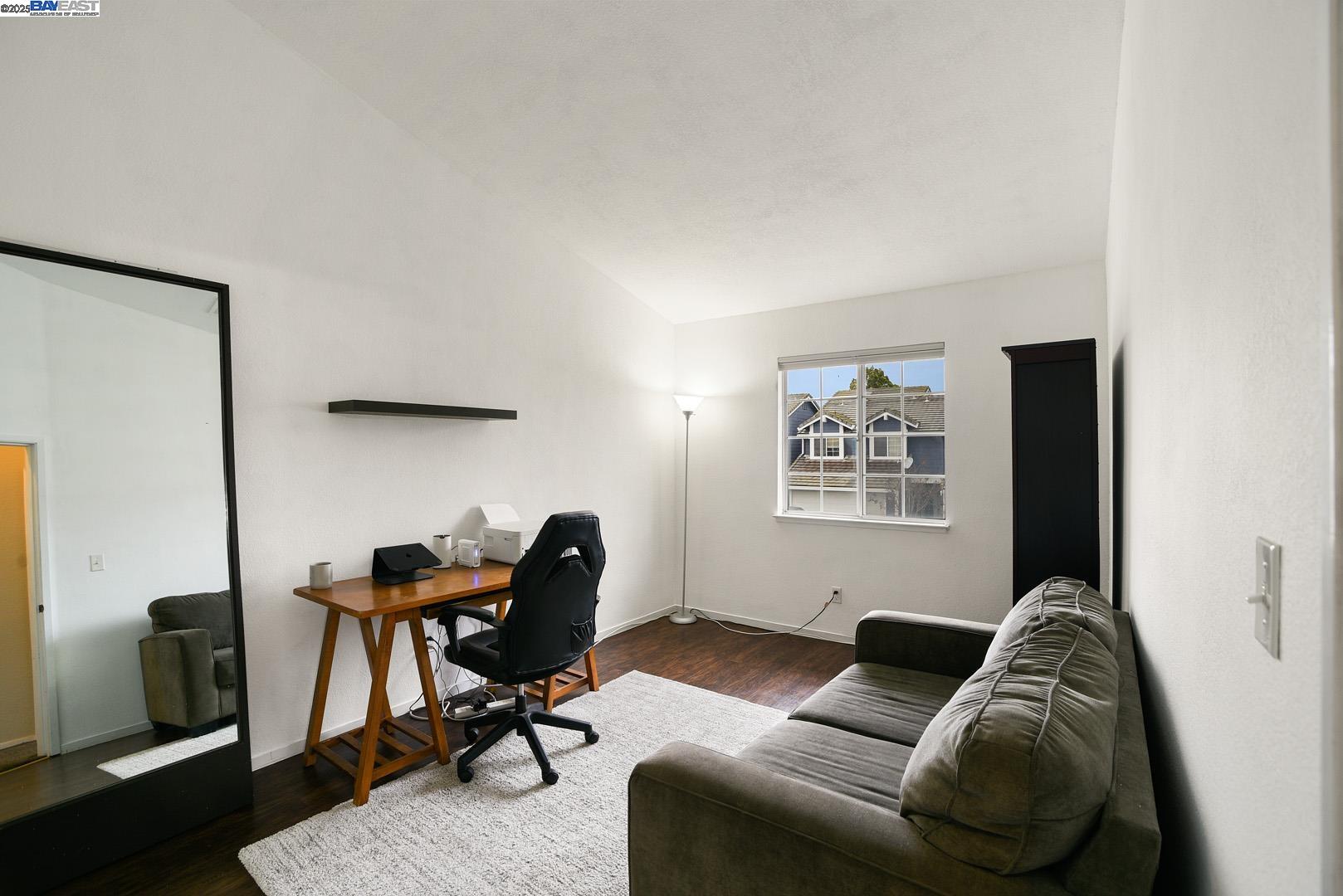 Detail Gallery Image 5 of 19 For 211 Pelican Loop, Pittsburg,  CA 94565 - 3 Beds | 2/1 Baths