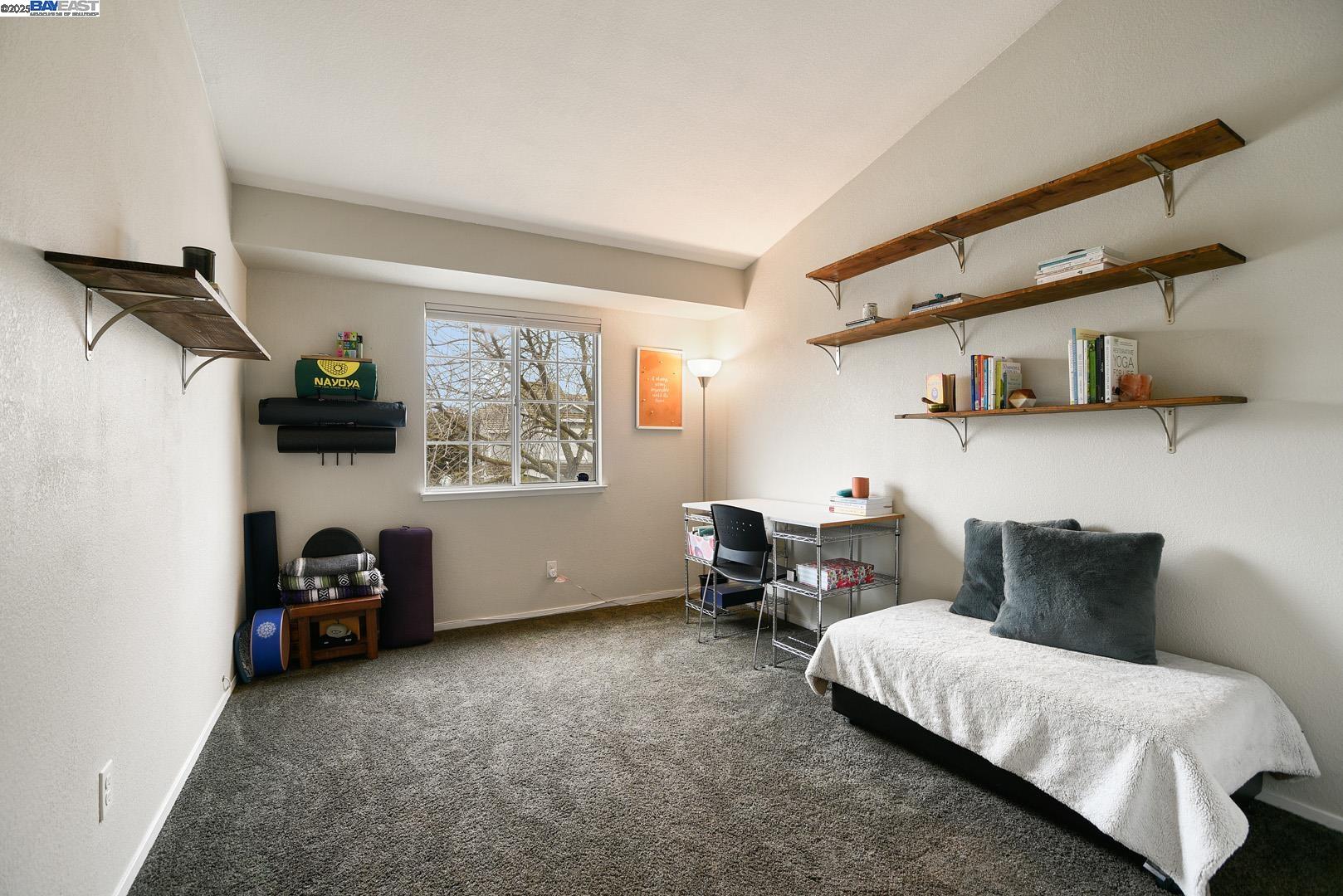 Detail Gallery Image 6 of 19 For 211 Pelican Loop, Pittsburg,  CA 94565 - 3 Beds | 2/1 Baths