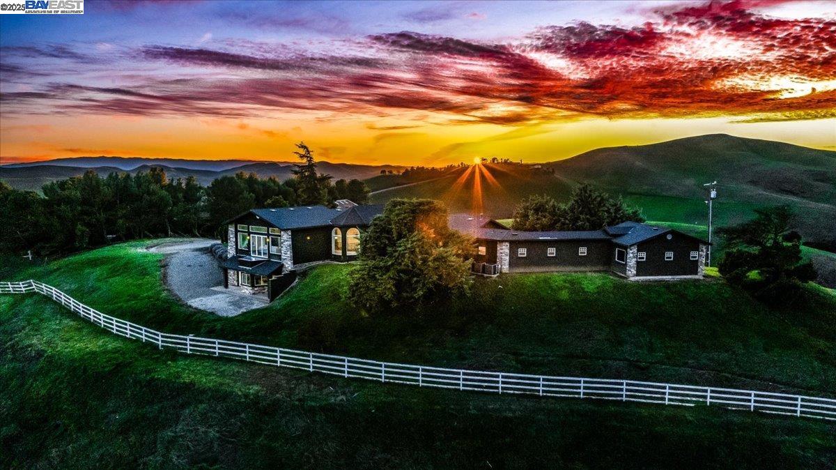 Detail Gallery Image 2 of 60 For 12400 Morgan Territory Rd, Livermore,  CA 94551 - 5 Beds | 5/1 Baths