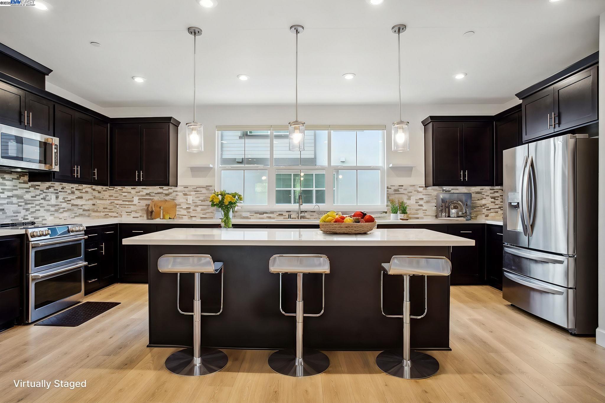 Detail Gallery Image 1 of 1 For 233 N N St, Livermore,  CA 94551 - 4 Beds | 3/1 Baths