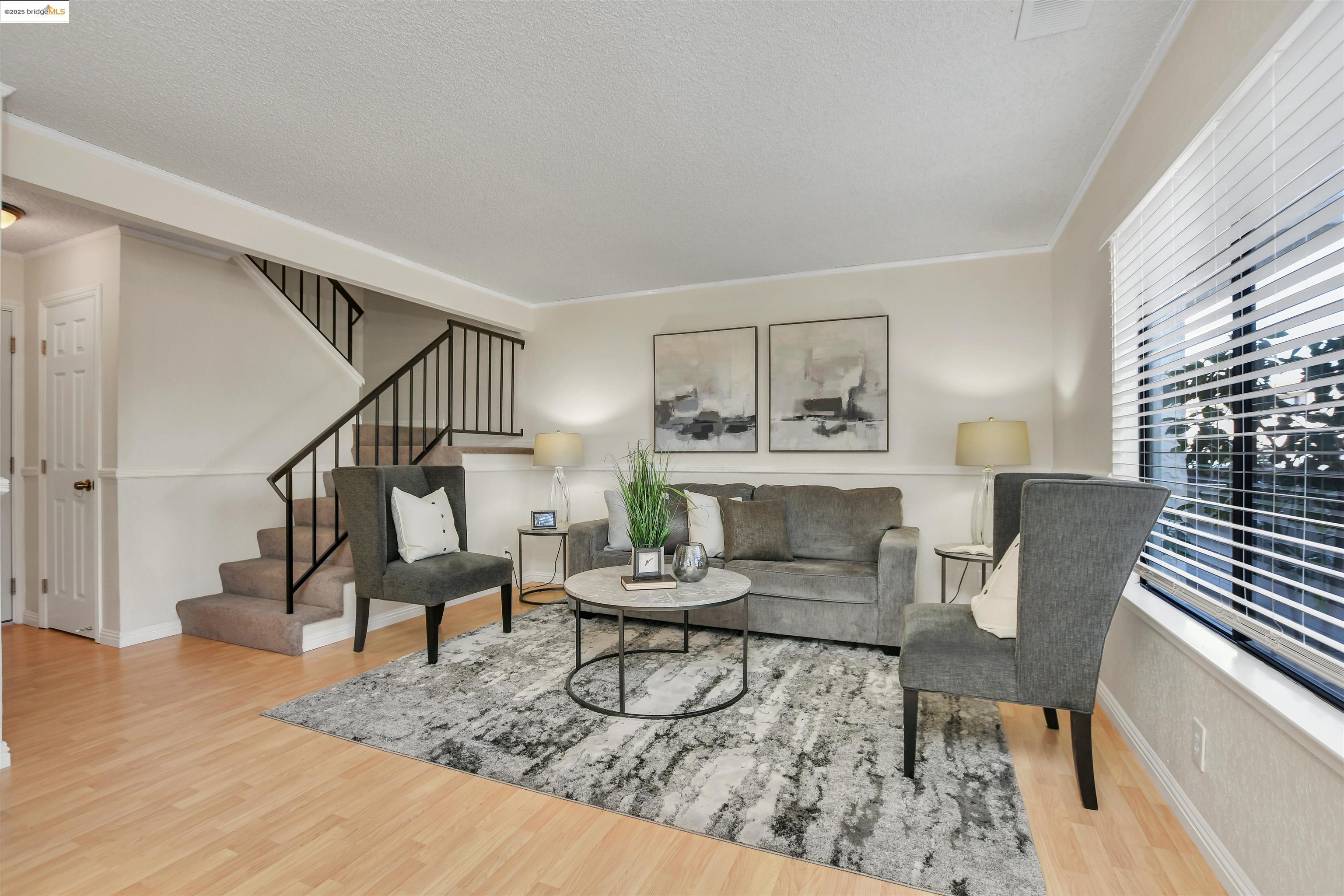 Detail Gallery Image 1 of 1 For 227 Kenbrook Cir, San Jose,  CA 95111 - 2 Beds | 1/1 Baths