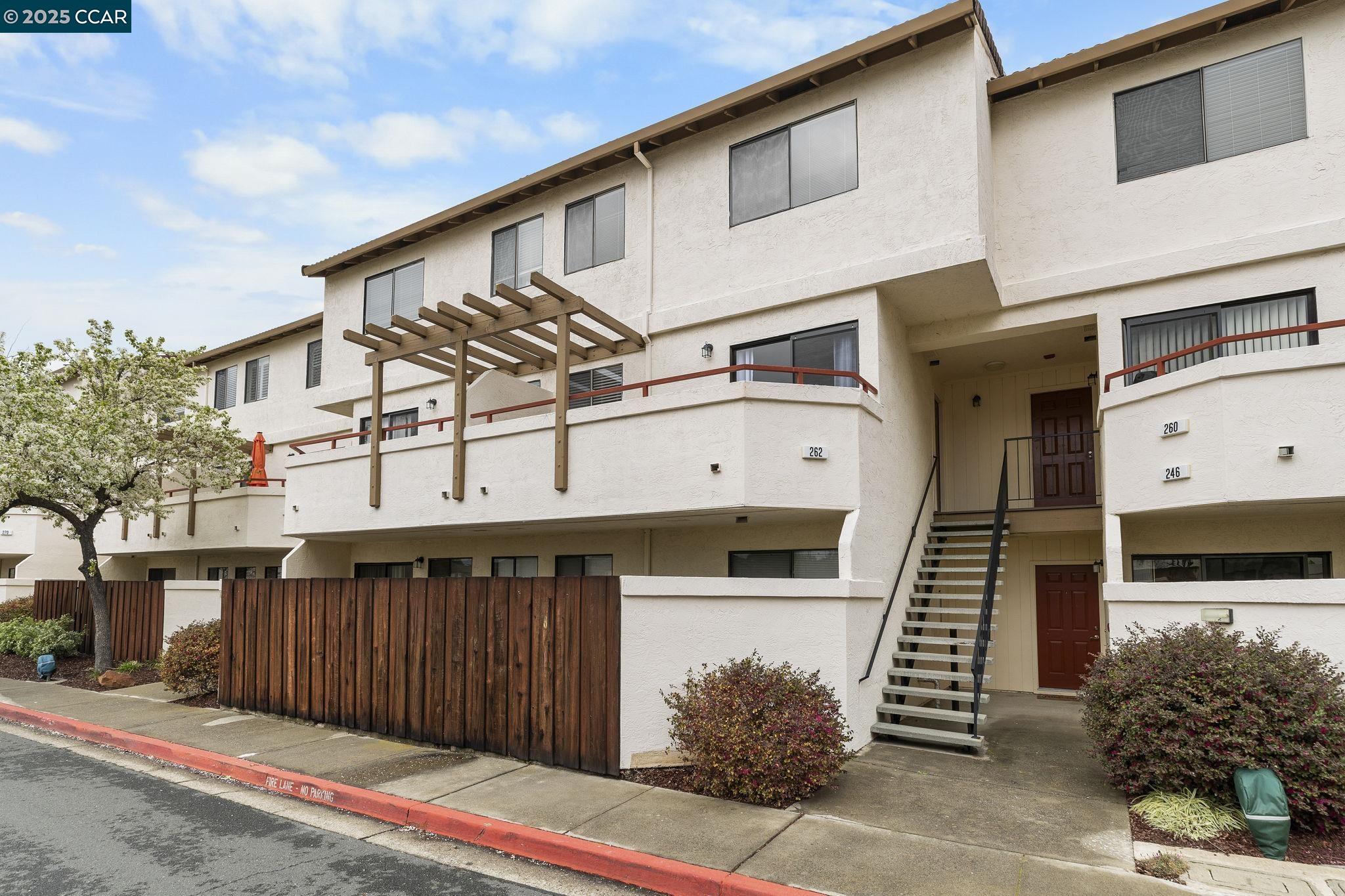More Details about MLS # 41084993 : 5075 VALLEY CREST DR # 262