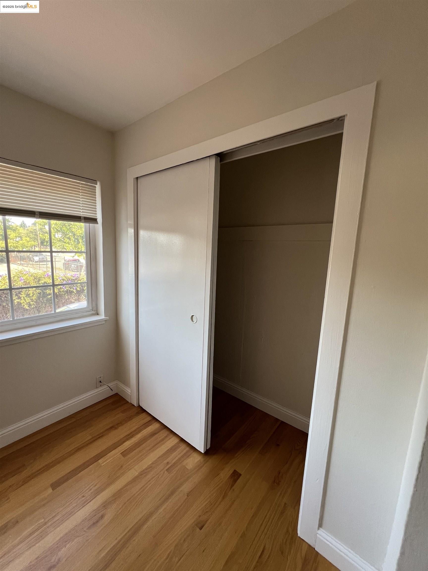 Detail Gallery Image 4 of 7 For 3244 Ellis St #D,  Berkeley,  CA 94703 - 2 Beds | 1 Baths