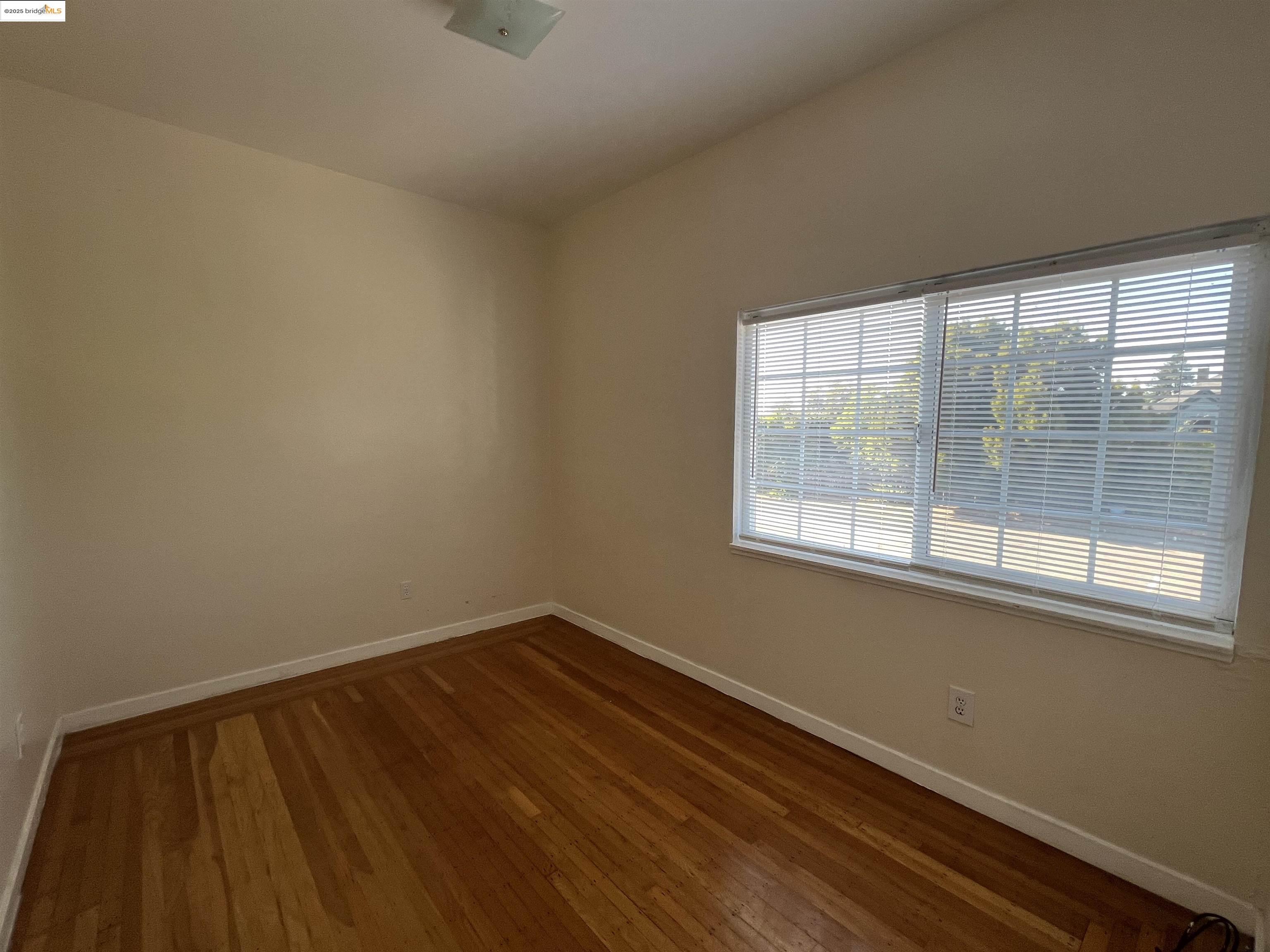 3244 ELLIS ST # C, Berkeley, California 94703, 2 Bedrooms Bedrooms, 5 Rooms Rooms,1 BathroomBathrooms,Residential Lease,For Rent,3244 ELLIS ST # C,41085005