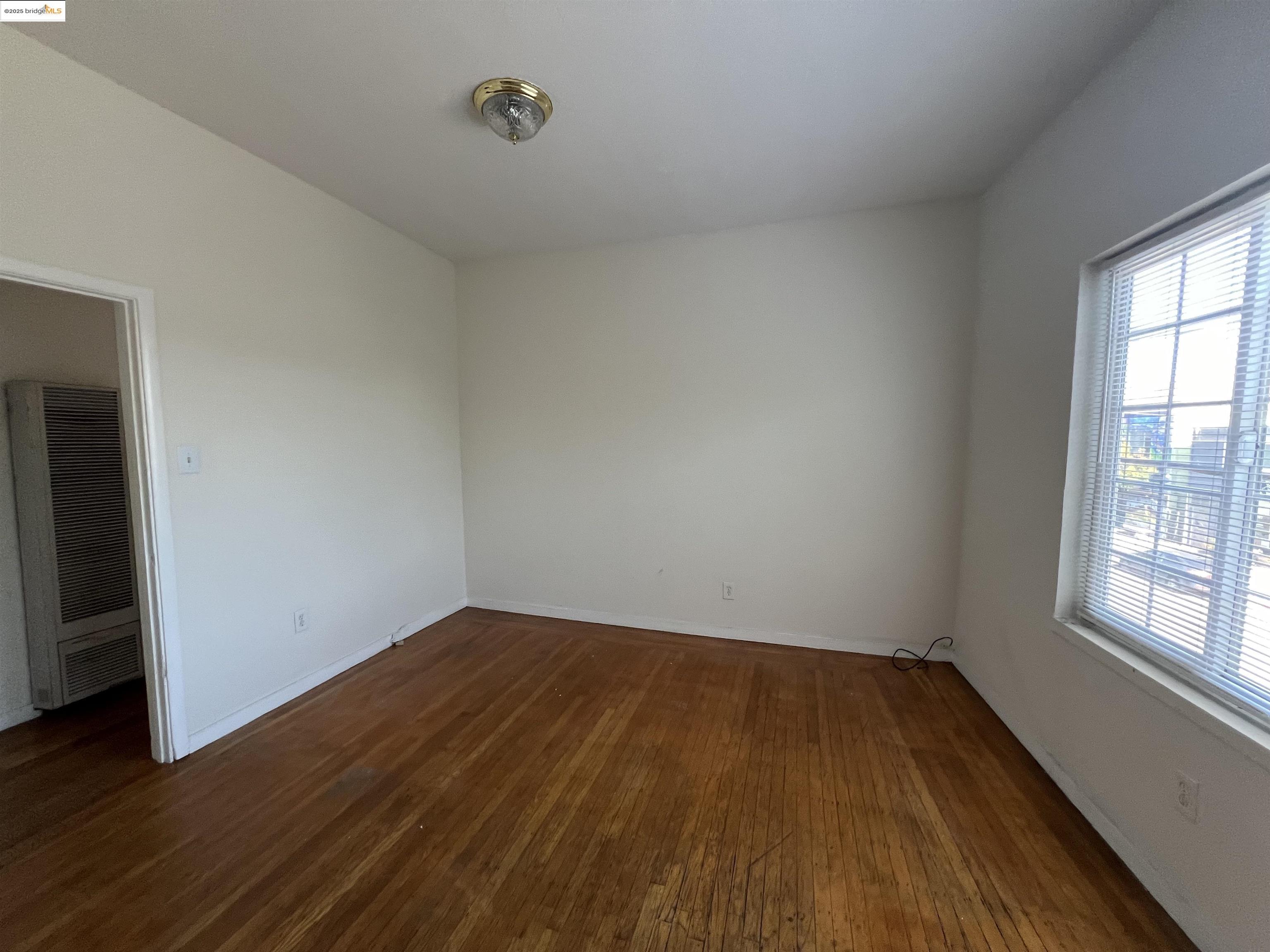Detail Gallery Image 1 of 4 For 3244 Ellis St #B,  Berkeley,  CA 94703 - 2 Beds | 1 Baths