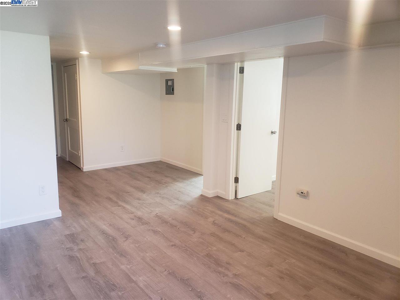 836 52nd St # A, Oakland, California 94608, 2 Bedrooms Bedrooms, 5 Rooms Rooms,1 BathroomBathrooms,Residential Lease,For Rent,836 52nd St # A,41085014