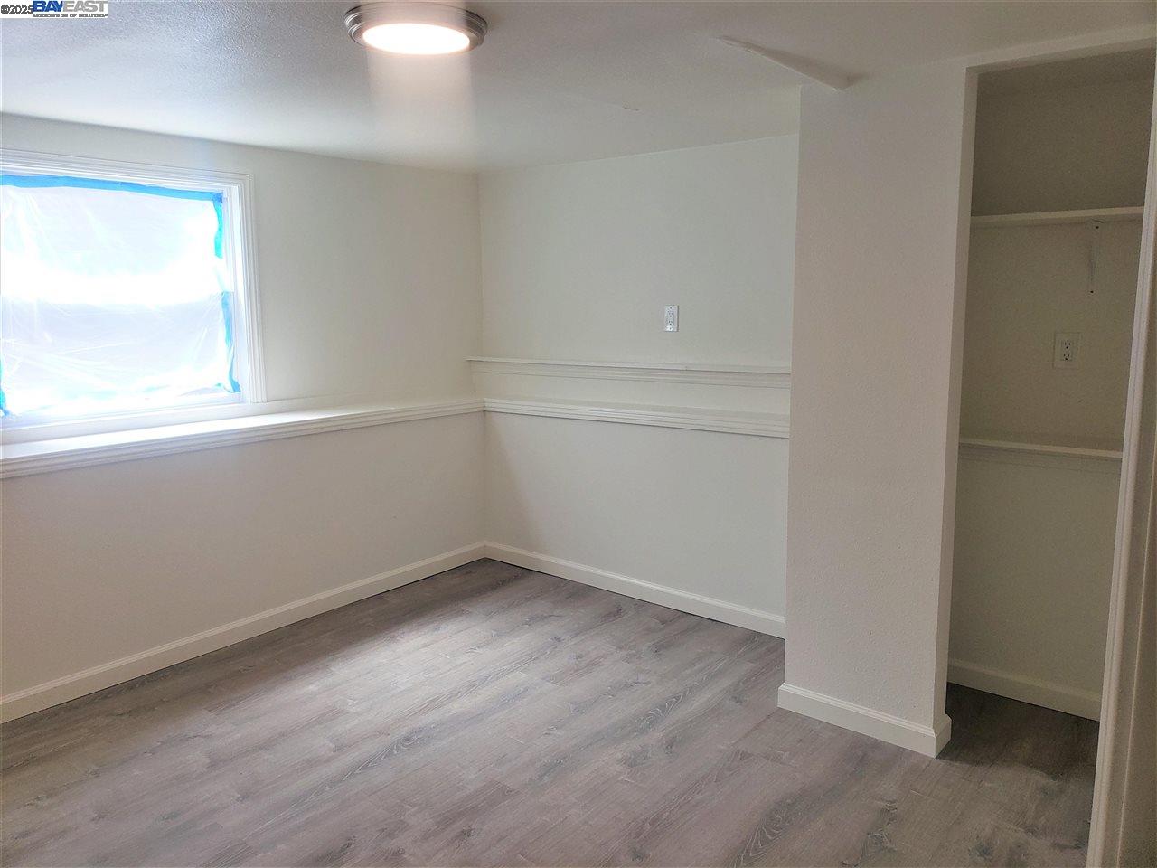 836 52nd St # A, Oakland, California 94608, 2 Bedrooms Bedrooms, 5 Rooms Rooms,1 BathroomBathrooms,Residential Lease,For Rent,836 52nd St # A,41085014