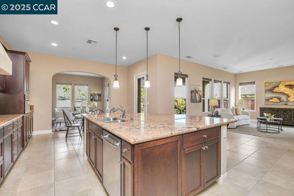 Detail Gallery Image 13 of 43 For 1587 California Trl, Brentwood,  CA 94513 - 2 Beds | 2/1 Baths