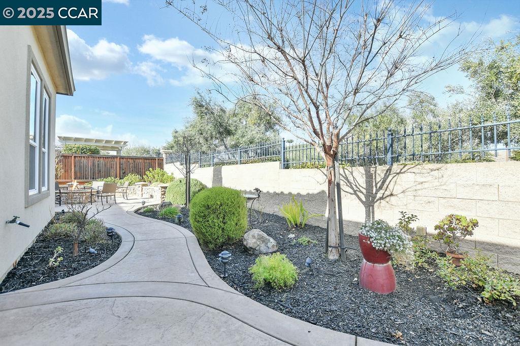 Detail Gallery Image 34 of 43 For 1587 California Trl, Brentwood,  CA 94513 - 2 Beds | 2/1 Baths