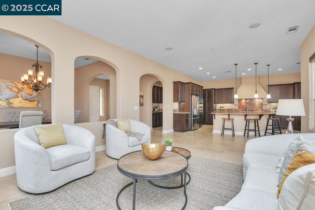 Detail Gallery Image 10 of 43 For 1587 California Trl, Brentwood,  CA 94513 - 2 Beds | 2/1 Baths