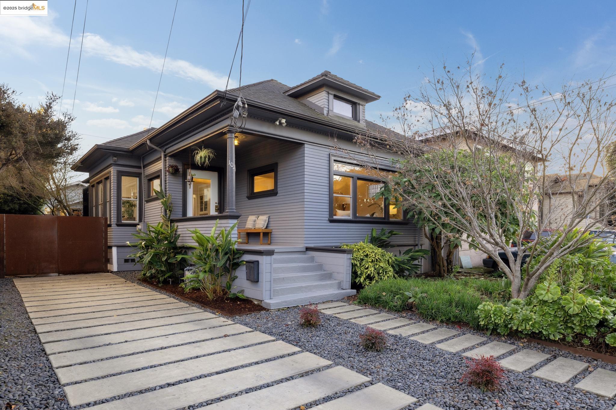 Detail Gallery Image 1 of 1 For 1027 47th St, Emeryville,  CA 94608 - 4 Beds | 2 Baths