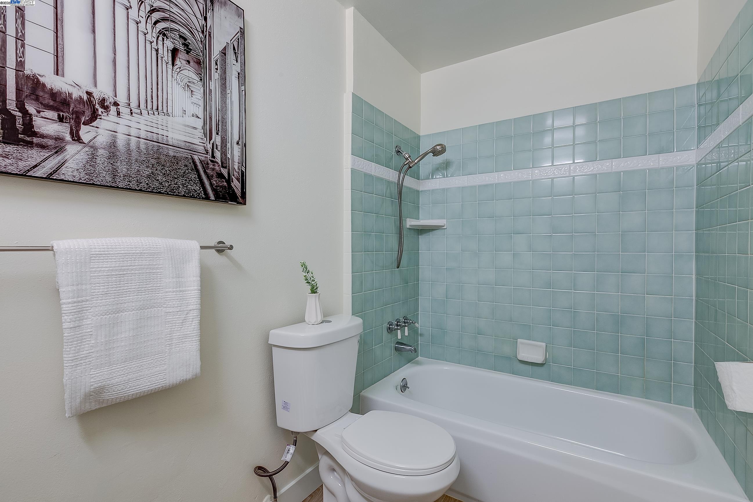 Photo #16: 41085051 Listing: Photo #16