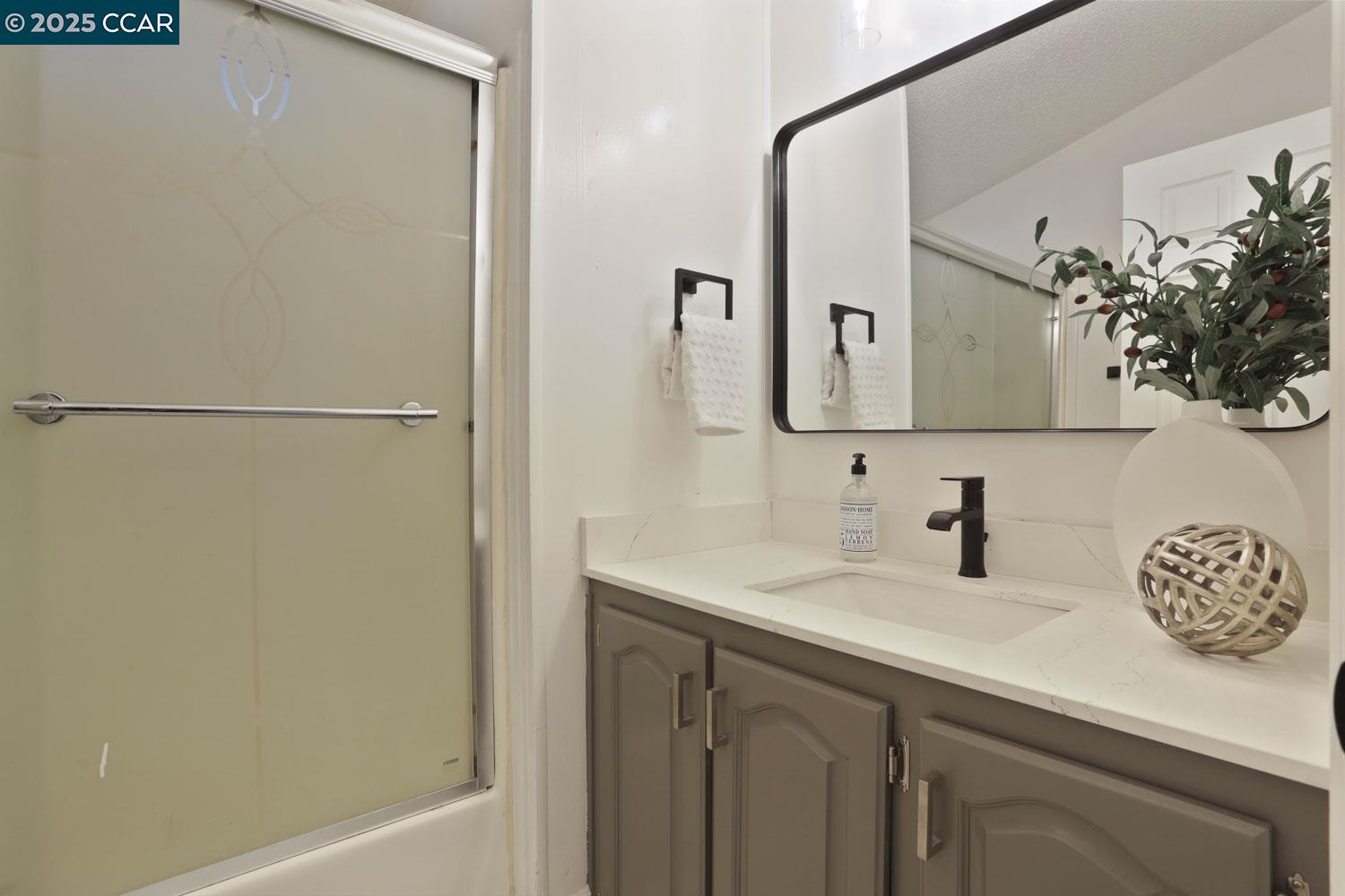 Detail Gallery Image 22 of 41 For 3015 E Bayshore Road #353,  Redwood City,  CA 94063-4147 - 2 Beds | 2 Baths