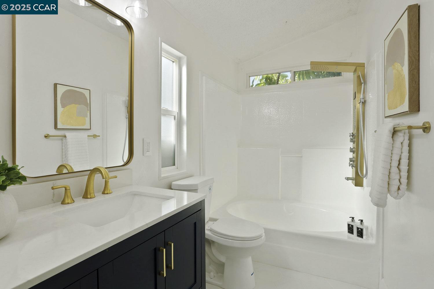 Detail Gallery Image 29 of 41 For 3015 E Bayshore Road #353,  Redwood City,  CA 94063-4147 - 2 Beds | 2 Baths