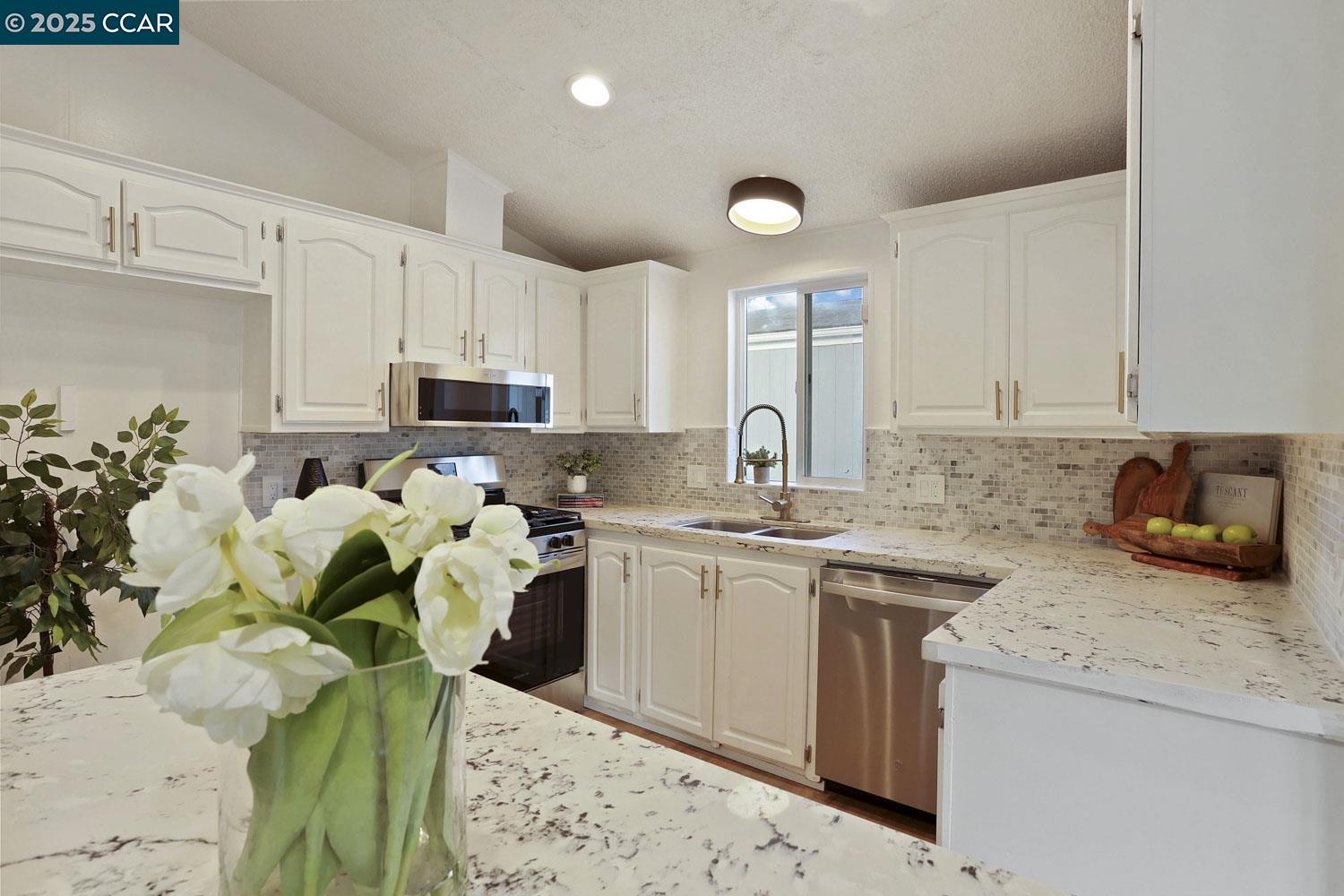 Detail Gallery Image 39 of 41 For 3015 E Bayshore Road #353,  Redwood City,  CA 94063-4147 - 2 Beds | 2 Baths