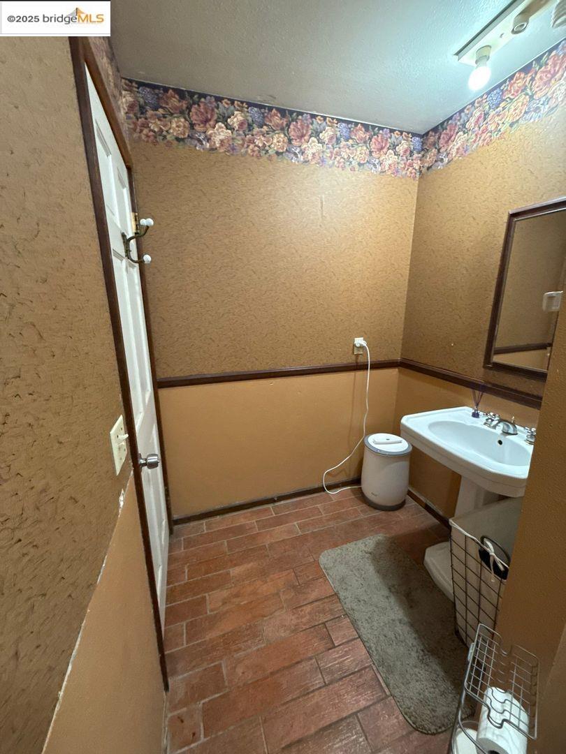 Detail Gallery Image 4 of 37 For 193 Duff Rd, El Centro,  CA 92243 - 4 Beds | 2 Baths