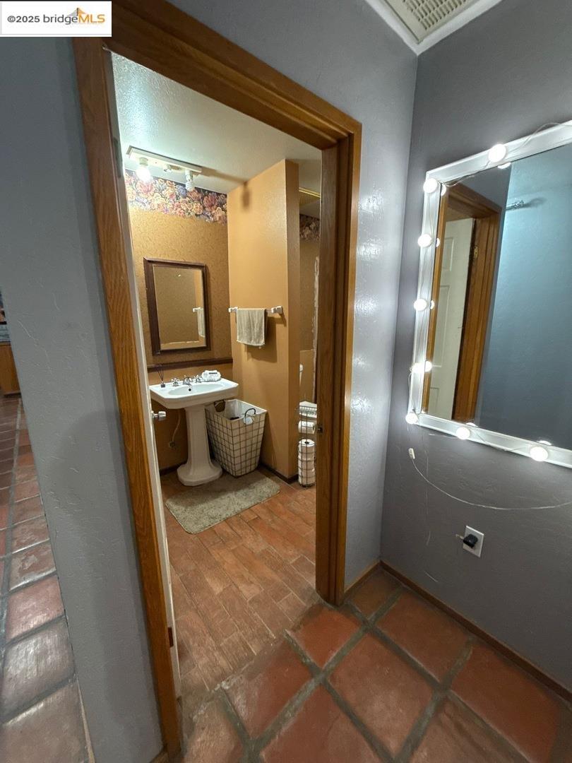 Detail Gallery Image 5 of 37 For 193 Duff Rd, El Centro,  CA 92243 - 4 Beds | 2 Baths