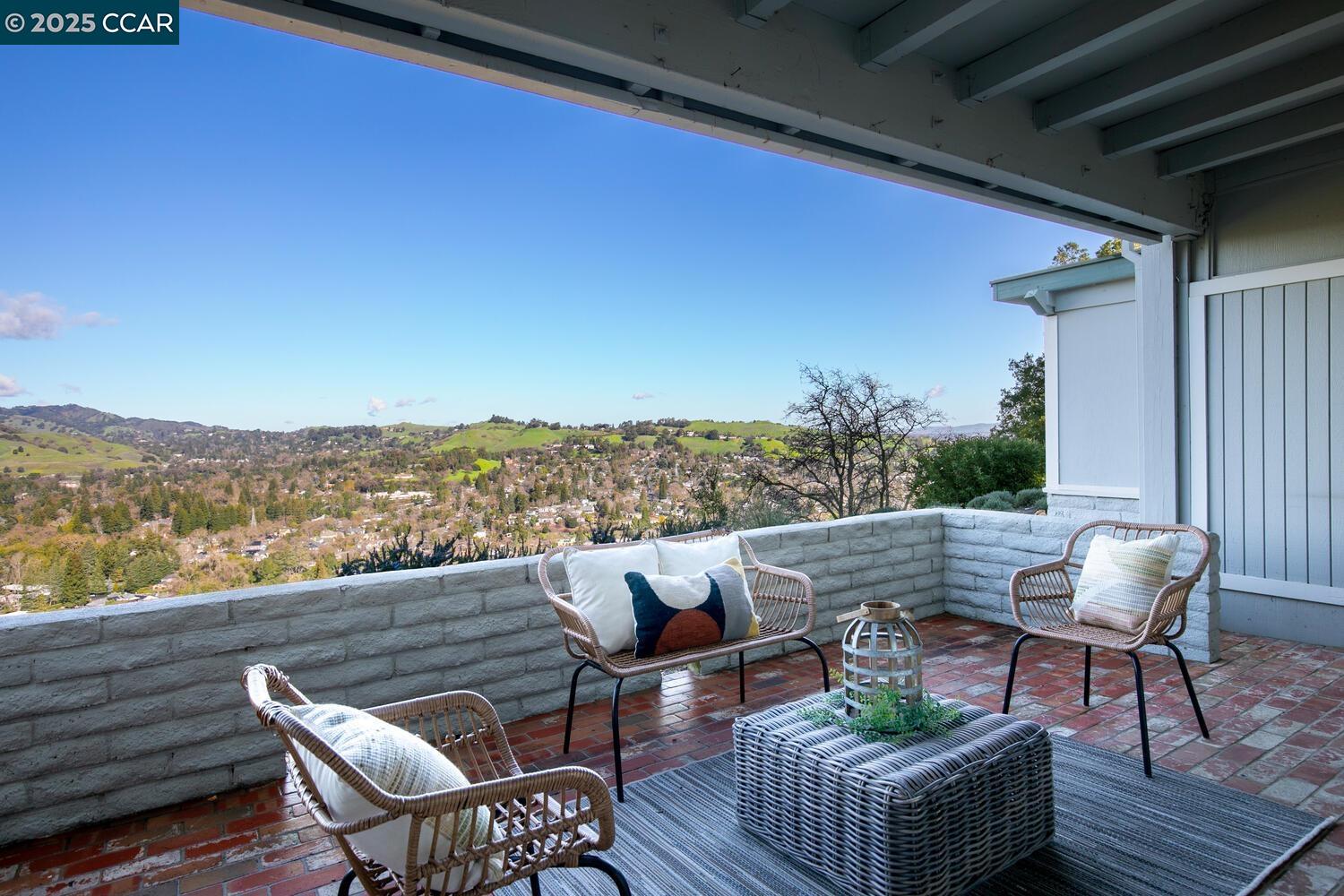 Detail Gallery Image 1 of 1 For 1122 Skycrest Dr #6,  Walnut Creek,  CA 94595 - 2 Beds | 1 Baths