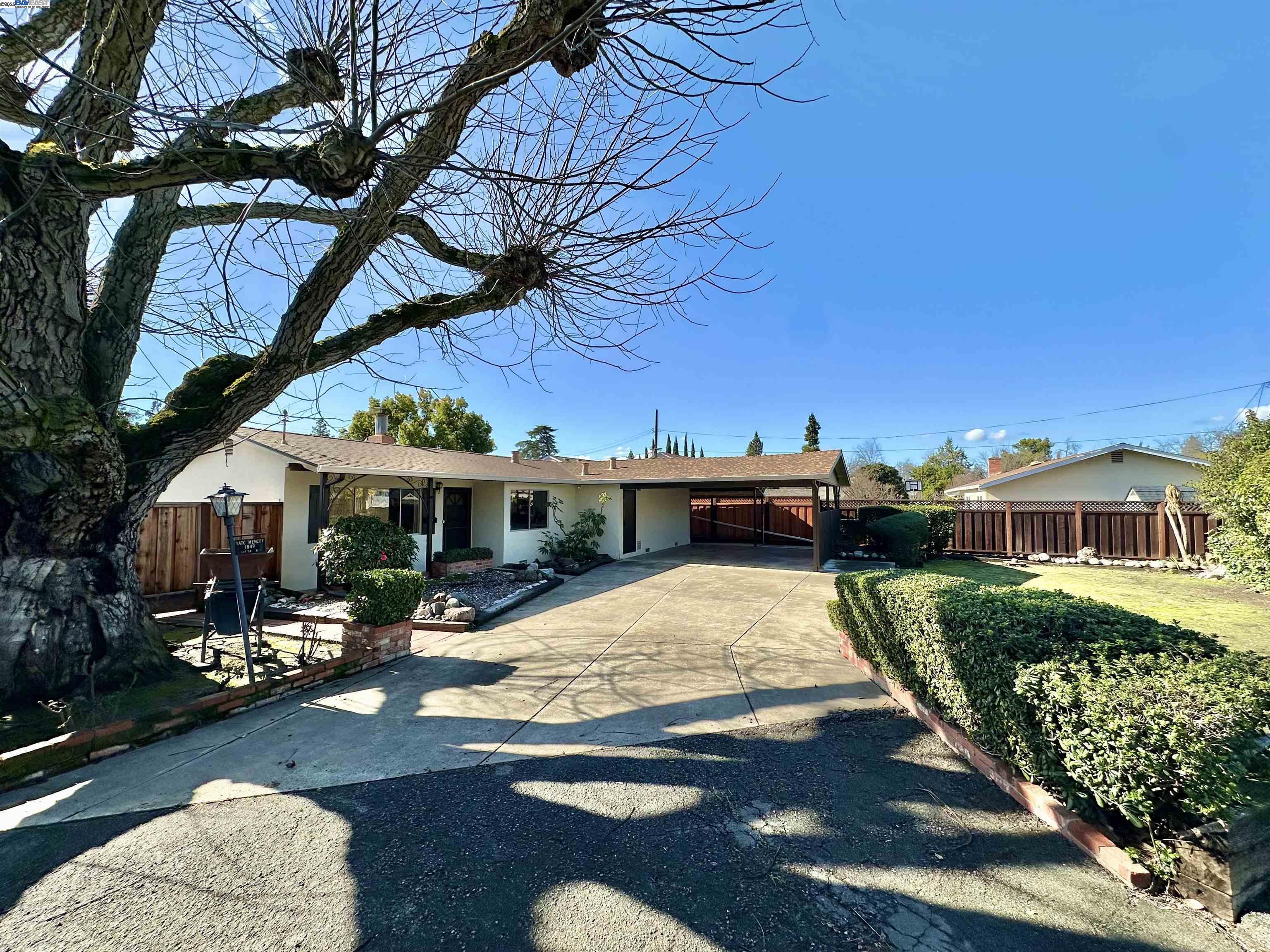 Detail Gallery Image 1 of 1 For 1849 Clayton Way, Concord,  CA 94519 - 3 Beds | 2 Baths