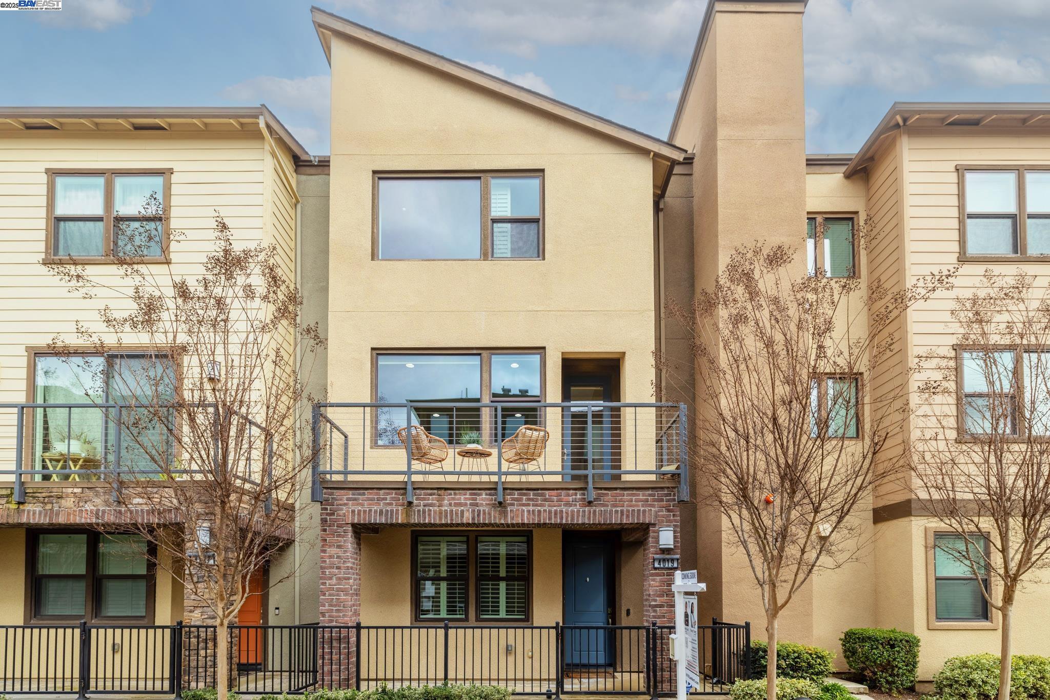 Detail Gallery Image 1 of 1 For 4019 Lambert Way, Hayward,  CA 94541 - 3 Beds | 3/1 Baths