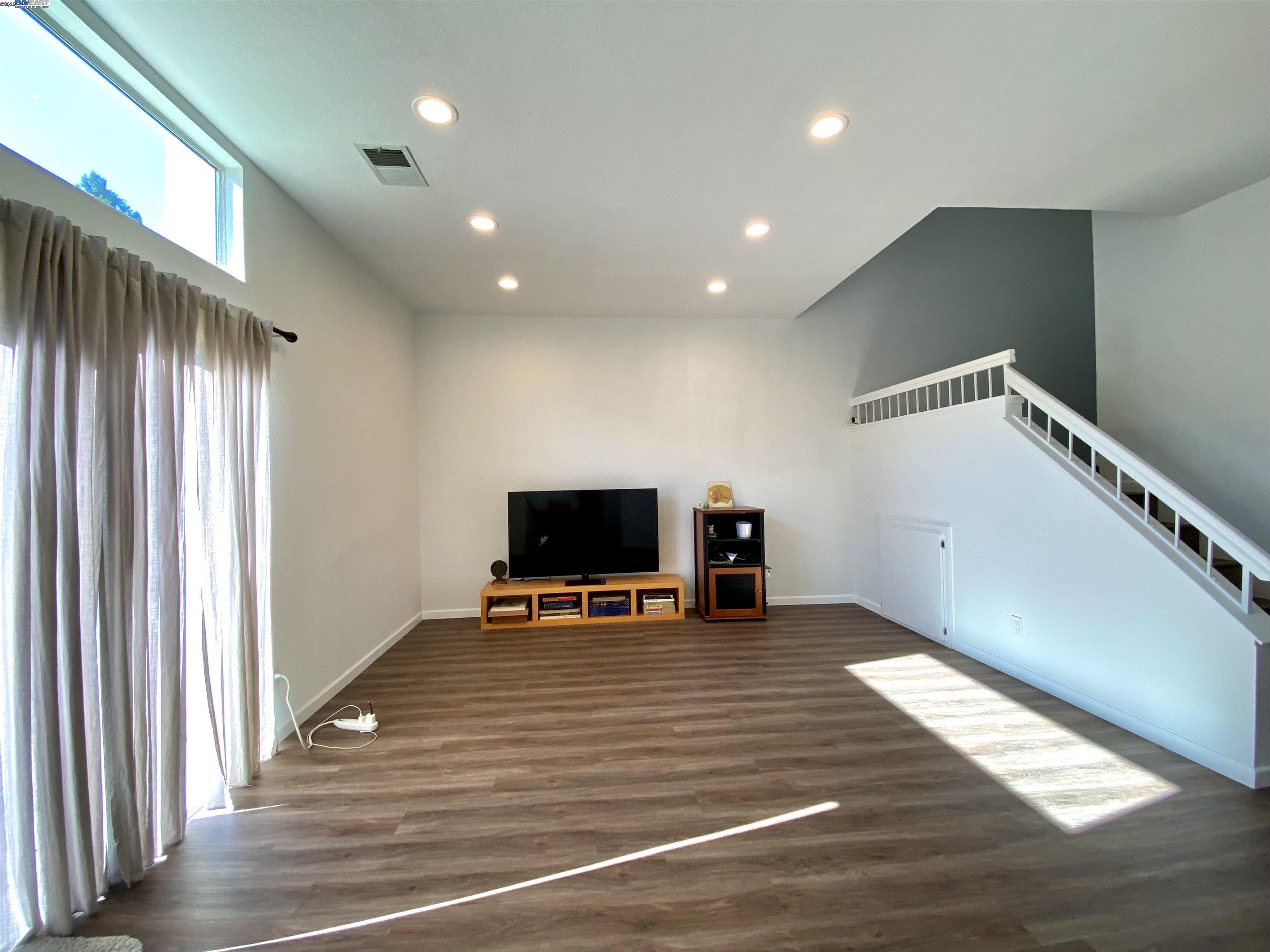 Photo #5: 41085105 Listing 