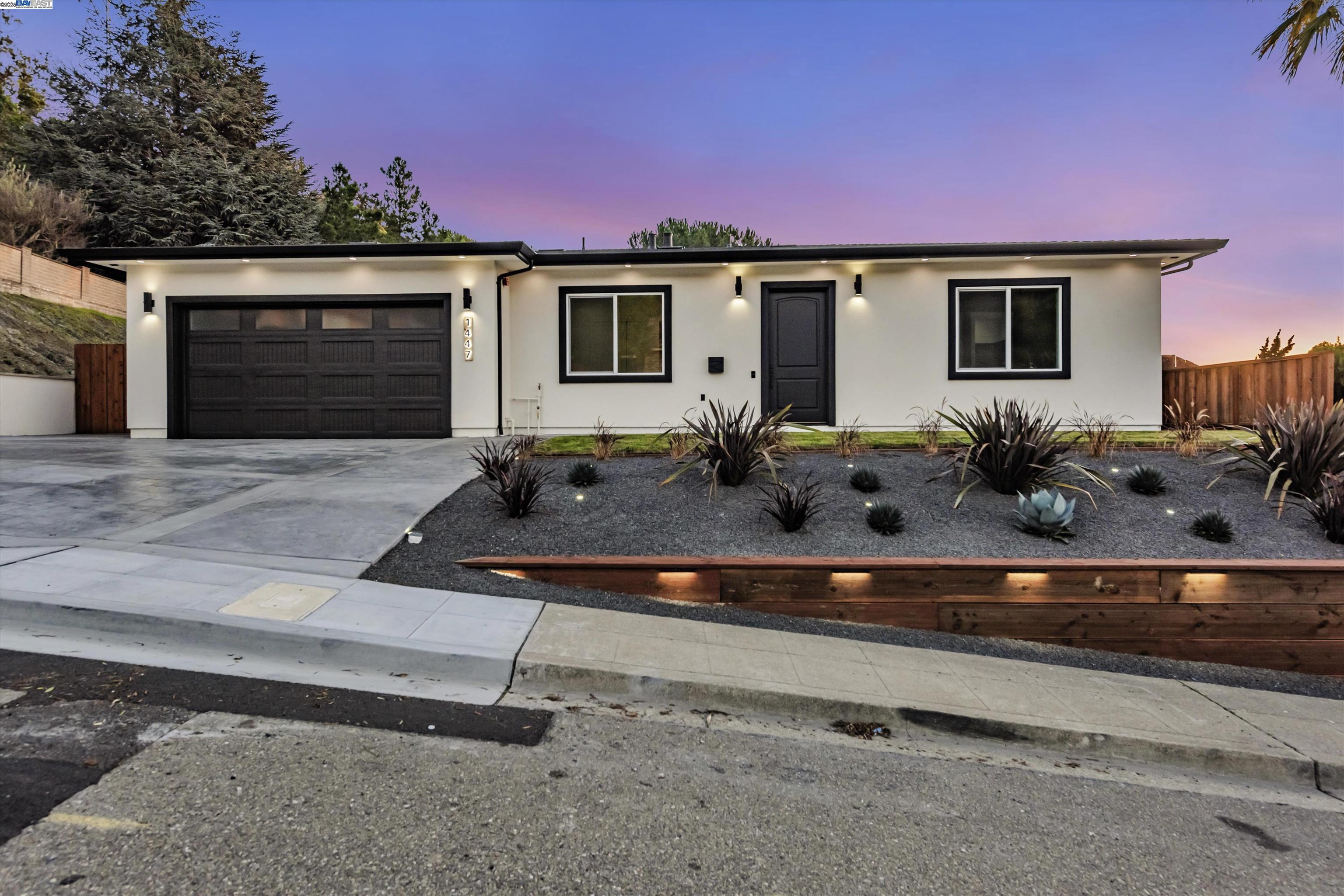 Detail Gallery Image 1 of 1 For 1447 Scenicview Dr., San Leandro,  CA 94577 - 5 Beds | 4 Baths