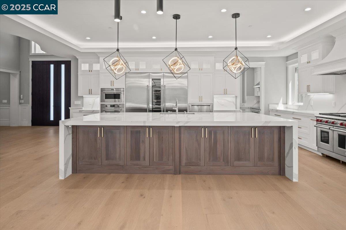 Detail Gallery Image 12 of 60 For 74 Middlefield Rd, Atherton,  CA 94027 - 9 Beds | 9/1 Baths