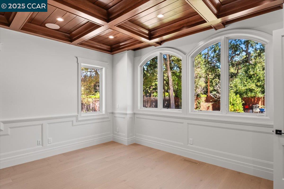 Detail Gallery Image 20 of 60 For 74 Middlefield Rd, Atherton,  CA 94027 - 9 Beds | 9/1 Baths
