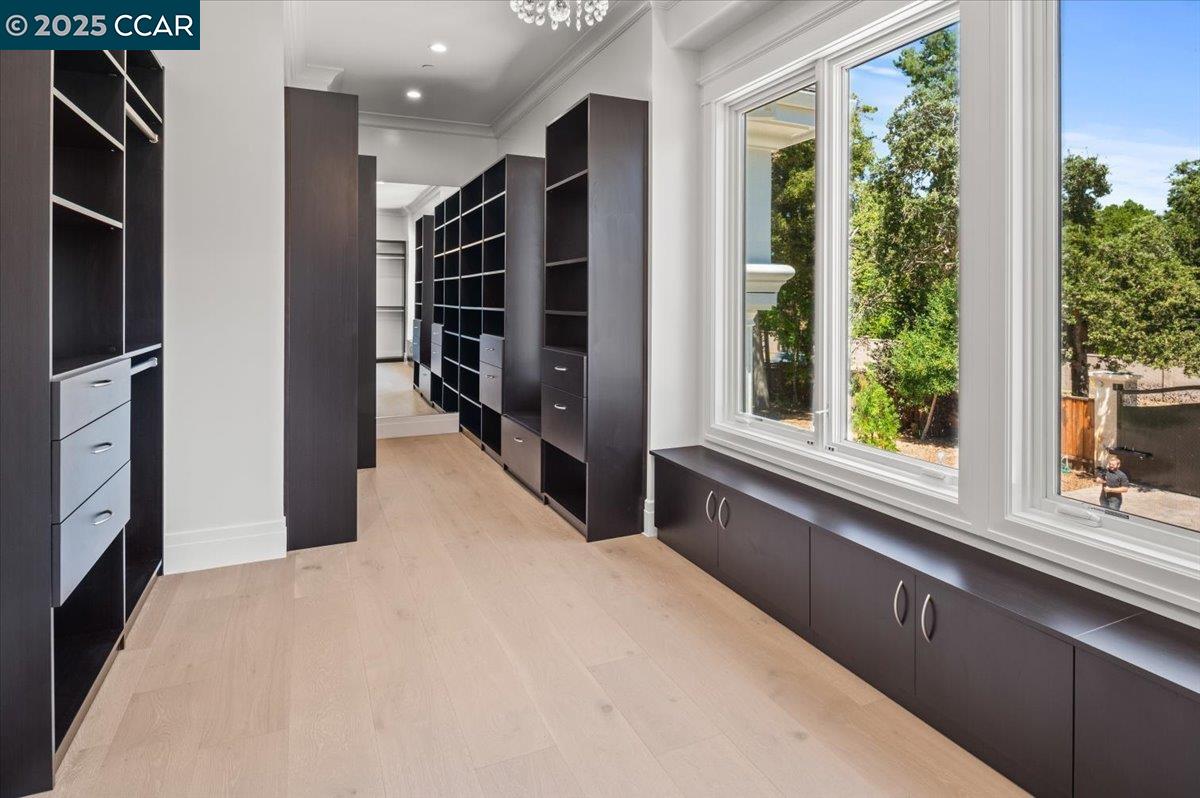Detail Gallery Image 31 of 60 For 74 Middlefield Rd, Atherton,  CA 94027 - 9 Beds | 9/1 Baths