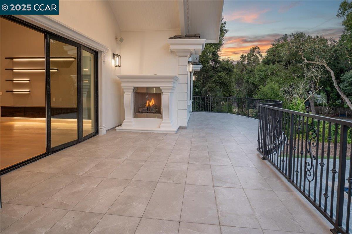 Detail Gallery Image 35 of 60 For 74 Middlefield Rd, Atherton,  CA 94027 - 9 Beds | 9/1 Baths
