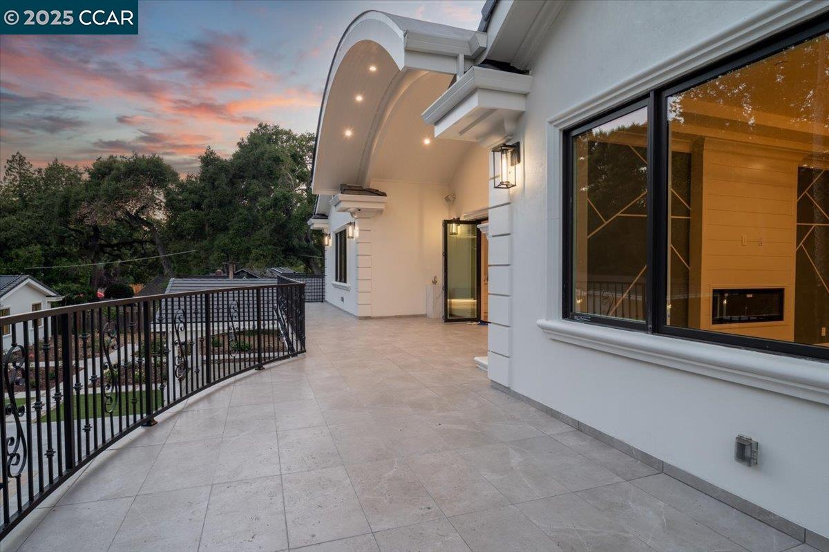 Detail Gallery Image 36 of 60 For 74 Middlefield Rd, Atherton,  CA 94027 - 9 Beds | 9/1 Baths