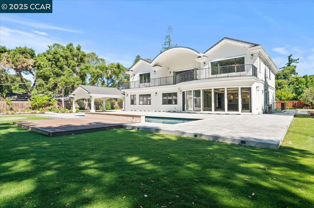 Detail Gallery Image 5 of 60 For 74 Middlefield Rd, Atherton,  CA 94027 - 9 Beds | 9/1 Baths