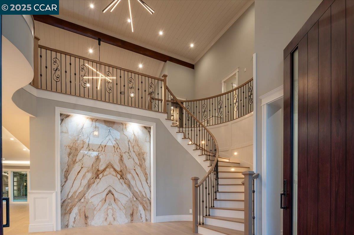 Detail Gallery Image 8 of 60 For 74 Middlefield Rd, Atherton,  CA 94027 - 9 Beds | 9/1 Baths