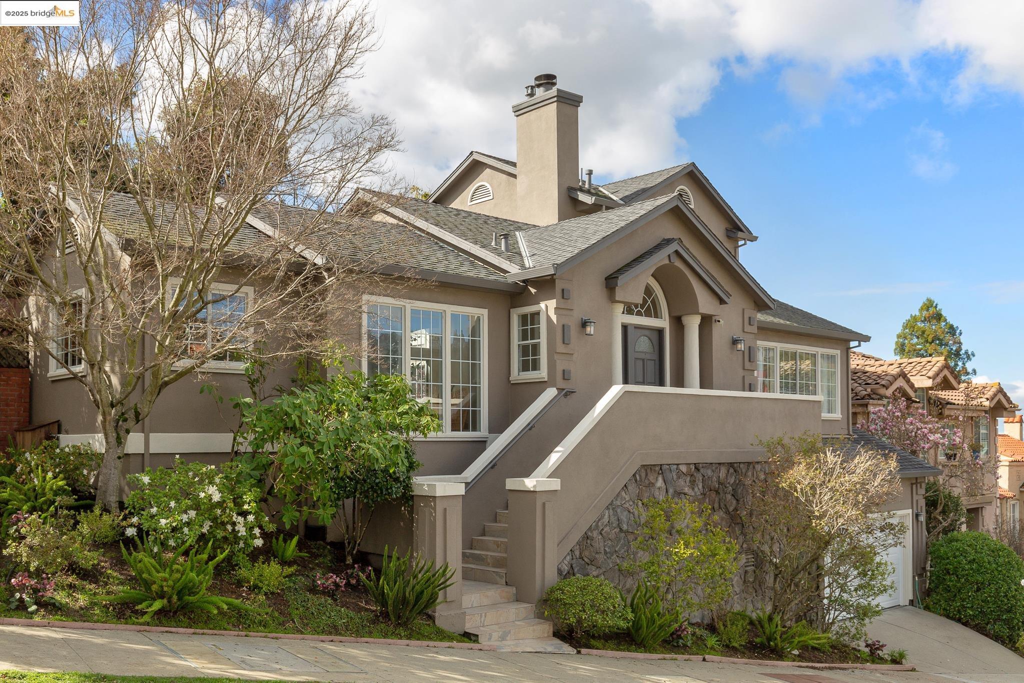Detail Gallery Image 1 of 1 For 4747 Proctor Ave, Oakland,  CA 94618 - 4 Beds | 2/1 Baths