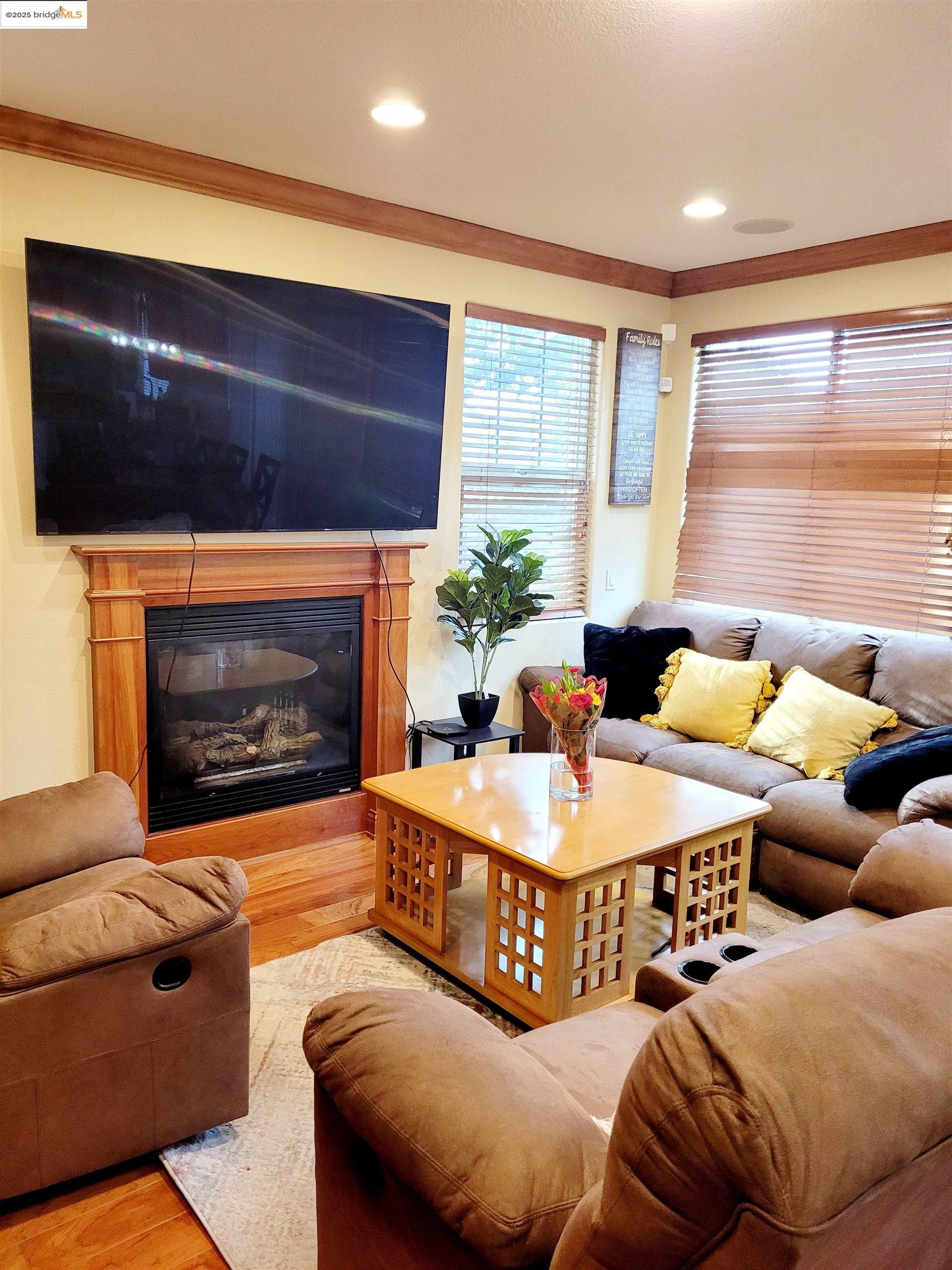 Detail Gallery Image 14 of 30 For 3 Tuscany Cir, Salinas,  CA 93905 - 4 Beds | 3 Baths