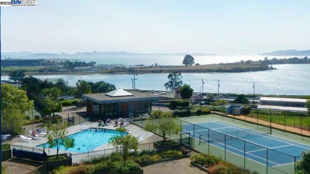 555 Pierce St # 1620, Albany, California 94706, 2 Bedrooms Bedrooms, 5 Rooms Rooms,2 BathroomsBathrooms,Residential,For Sale,555 Pierce St # 1620,41085160
