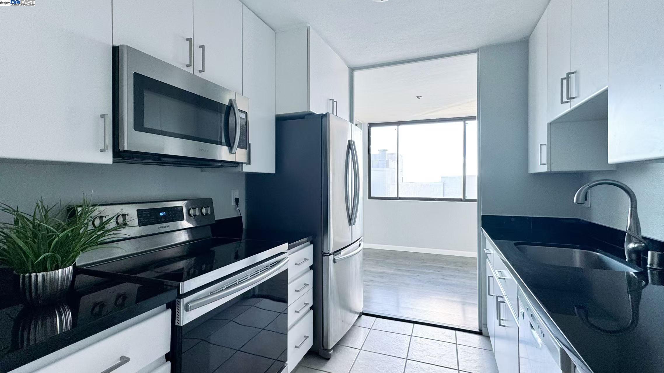 555 Pierce St # 1620, Albany, California 94706, 2 Bedrooms Bedrooms, 5 Rooms Rooms,2 BathroomsBathrooms,Residential,For Sale,555 Pierce St # 1620,41085160
