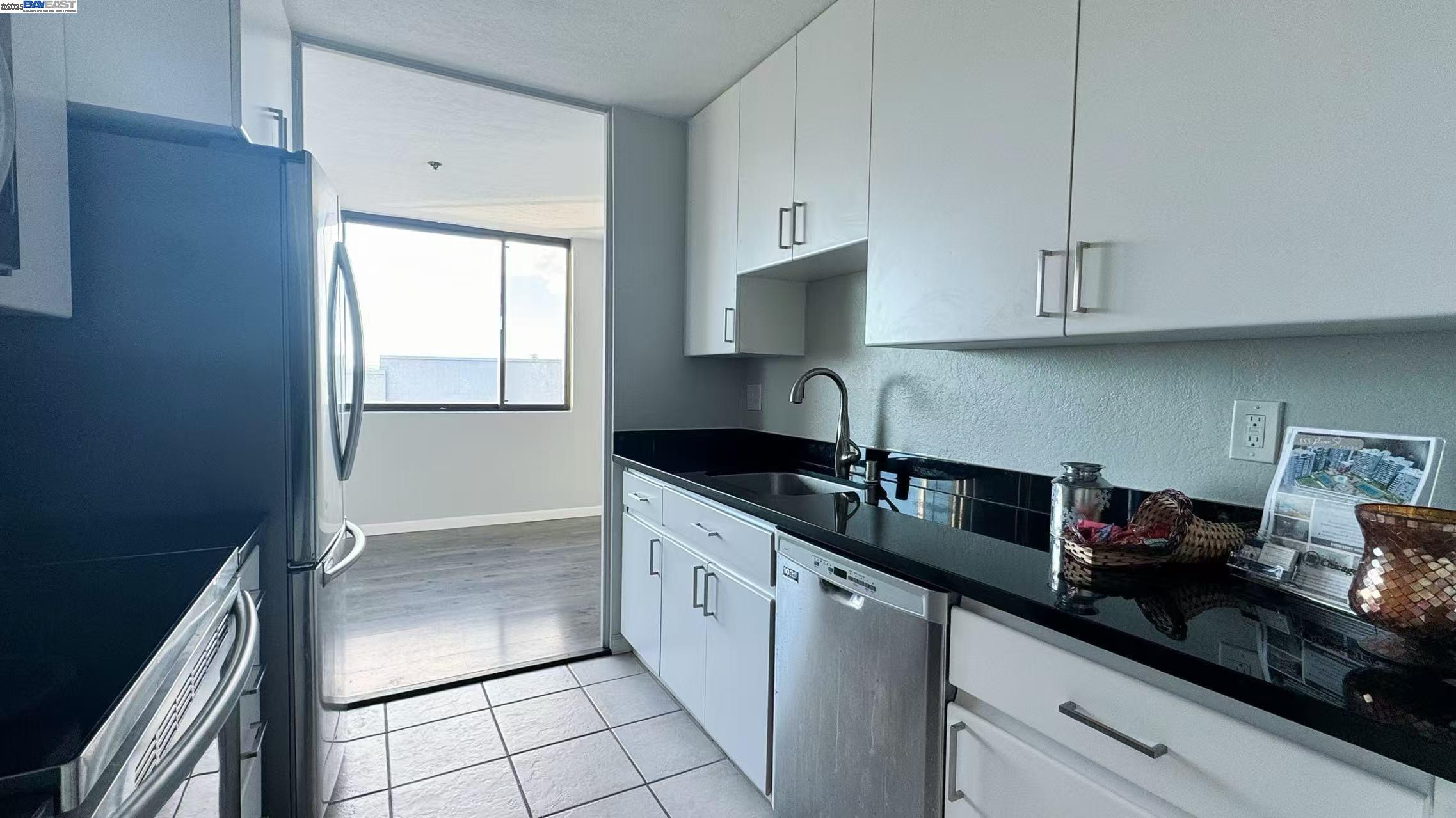 555 Pierce St # 1620, Albany, California 94706, 2 Bedrooms Bedrooms, 5 Rooms Rooms,2 BathroomsBathrooms,Residential,For Sale,555 Pierce St # 1620,41085160