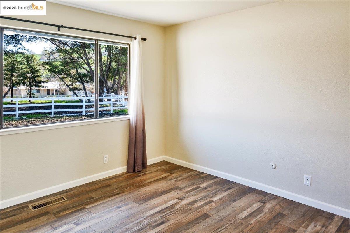 Detail Gallery Image 42 of 51 For 1610 Lawrence Rd, Danville,  CA 94506 - 4 Beds | 2/1 Baths