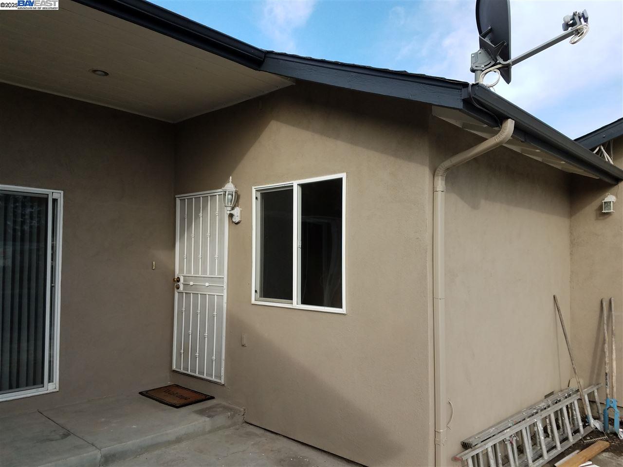 Detail Gallery Image 1 of 22 For 26732 Tyrrell Ave, Hayward,  CA 94544 - 3 Beds | 2 Baths