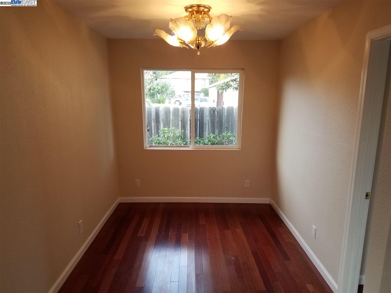Detail Gallery Image 11 of 22 For 26732 Tyrrell Ave, Hayward,  CA 94544 - 3 Beds | 2 Baths