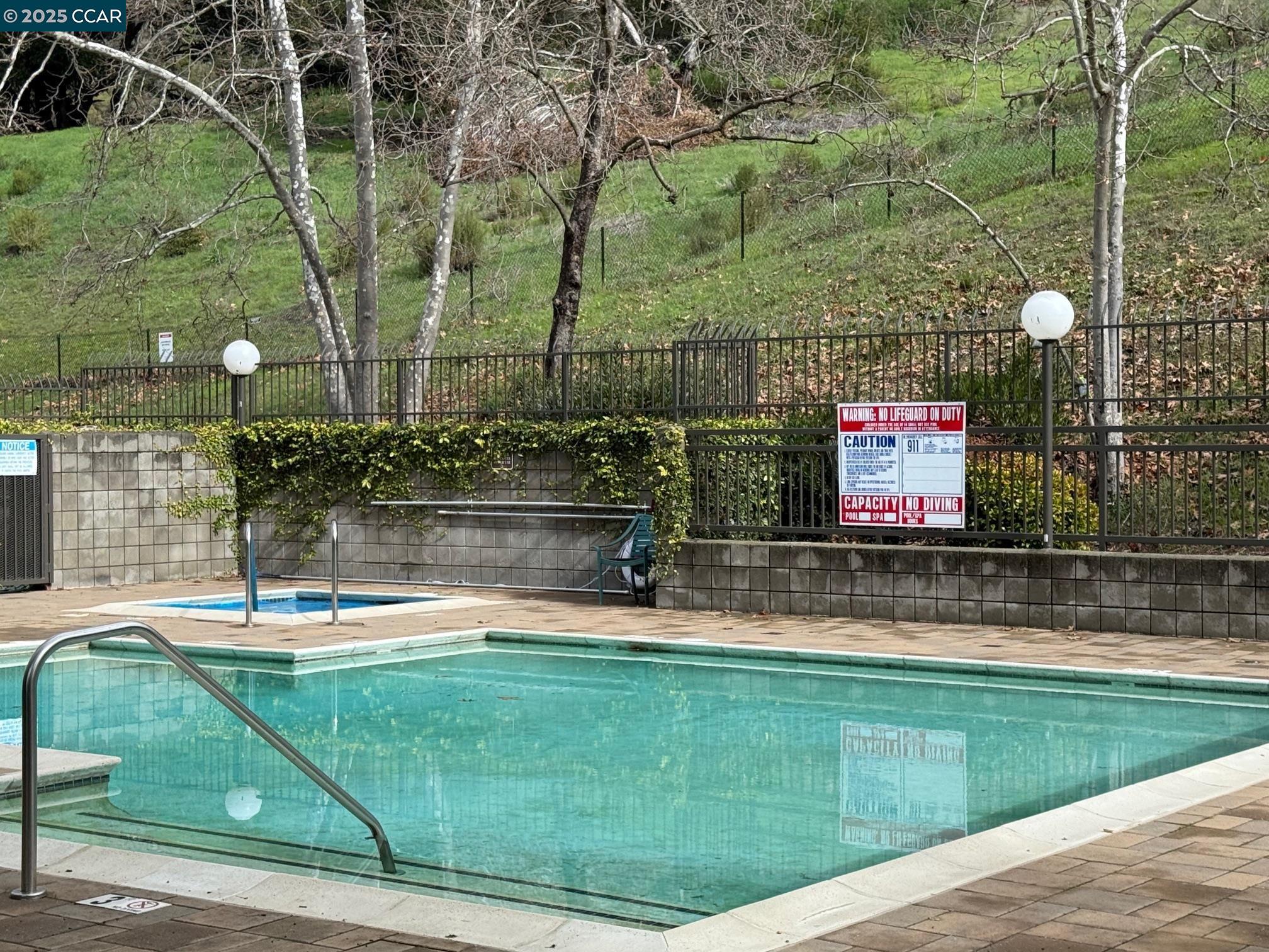 760 Canyon Oaks Dr # D, Oakland, California 94605, 2 Bedrooms Bedrooms, 4 Rooms Rooms,2 BathroomsBathrooms,Residential,For Sale,760 Canyon Oaks Dr # D,41085185