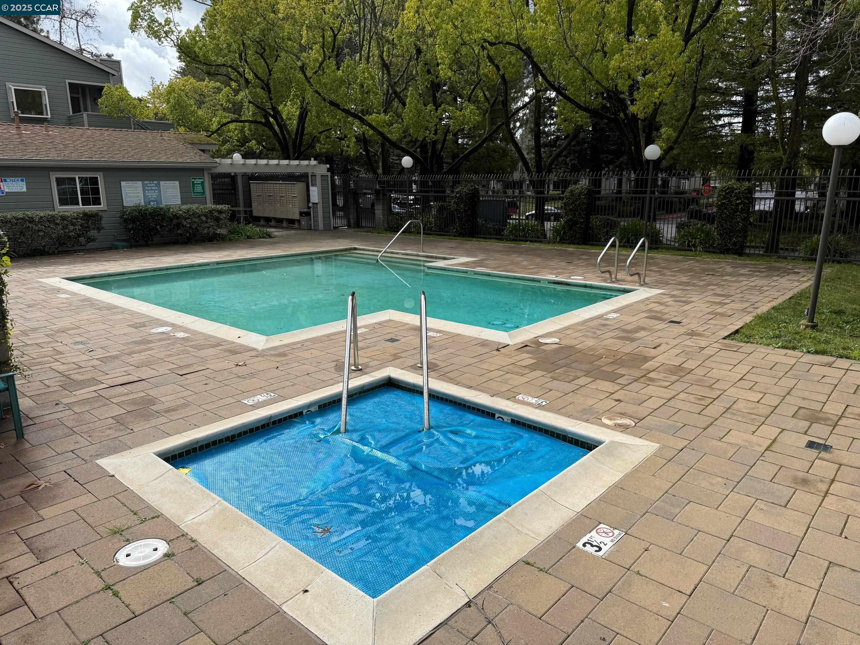 760 Canyon Oaks Dr # D, Oakland, California 94605, 2 Bedrooms Bedrooms, 4 Rooms Rooms,2 BathroomsBathrooms,Residential,For Sale,760 Canyon Oaks Dr # D,41085185