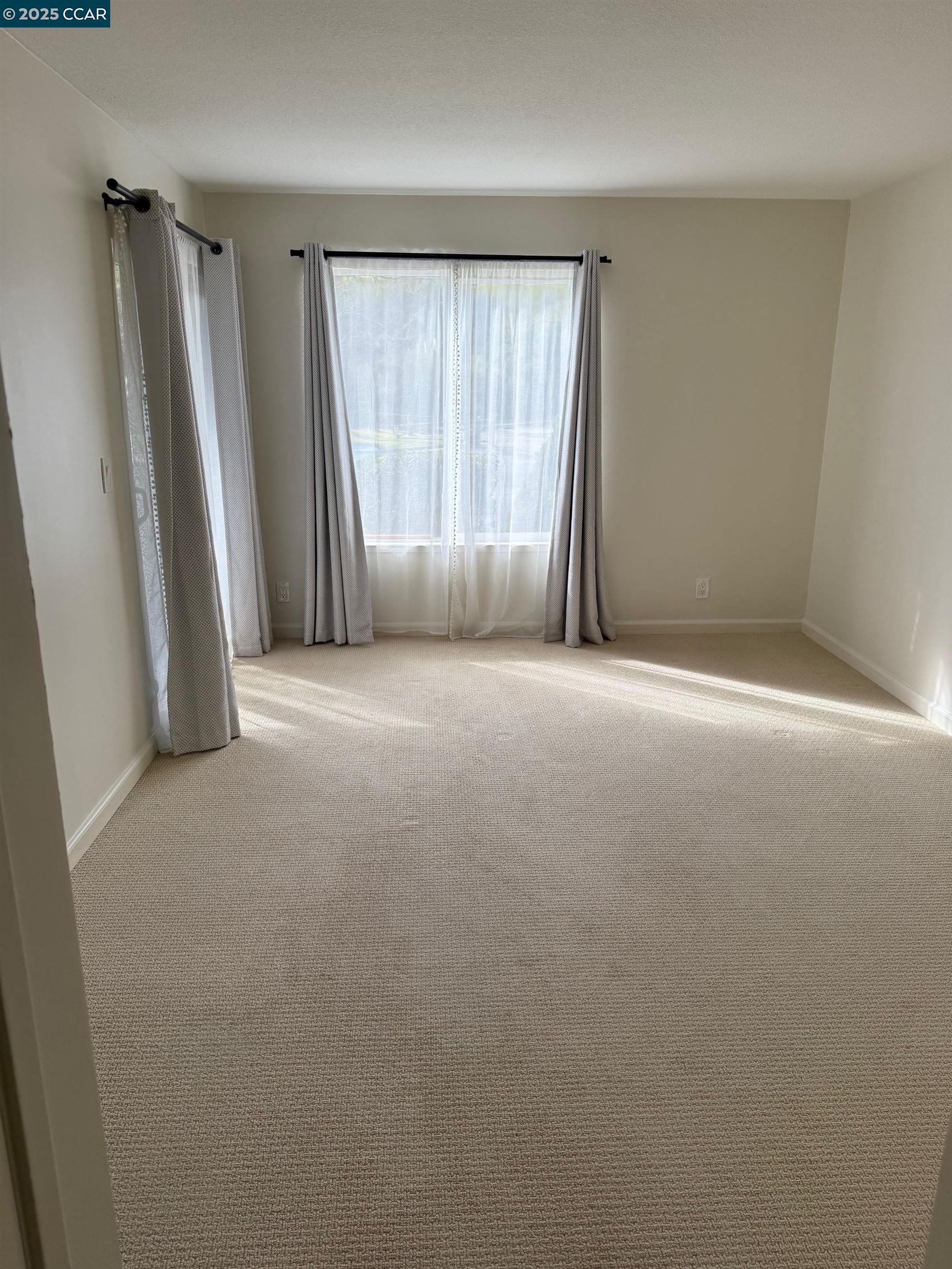 760 Canyon Oaks Dr # D, Oakland, California 94605, 2 Bedrooms Bedrooms, 4 Rooms Rooms,2 BathroomsBathrooms,Residential,For Sale,760 Canyon Oaks Dr # D,41085185