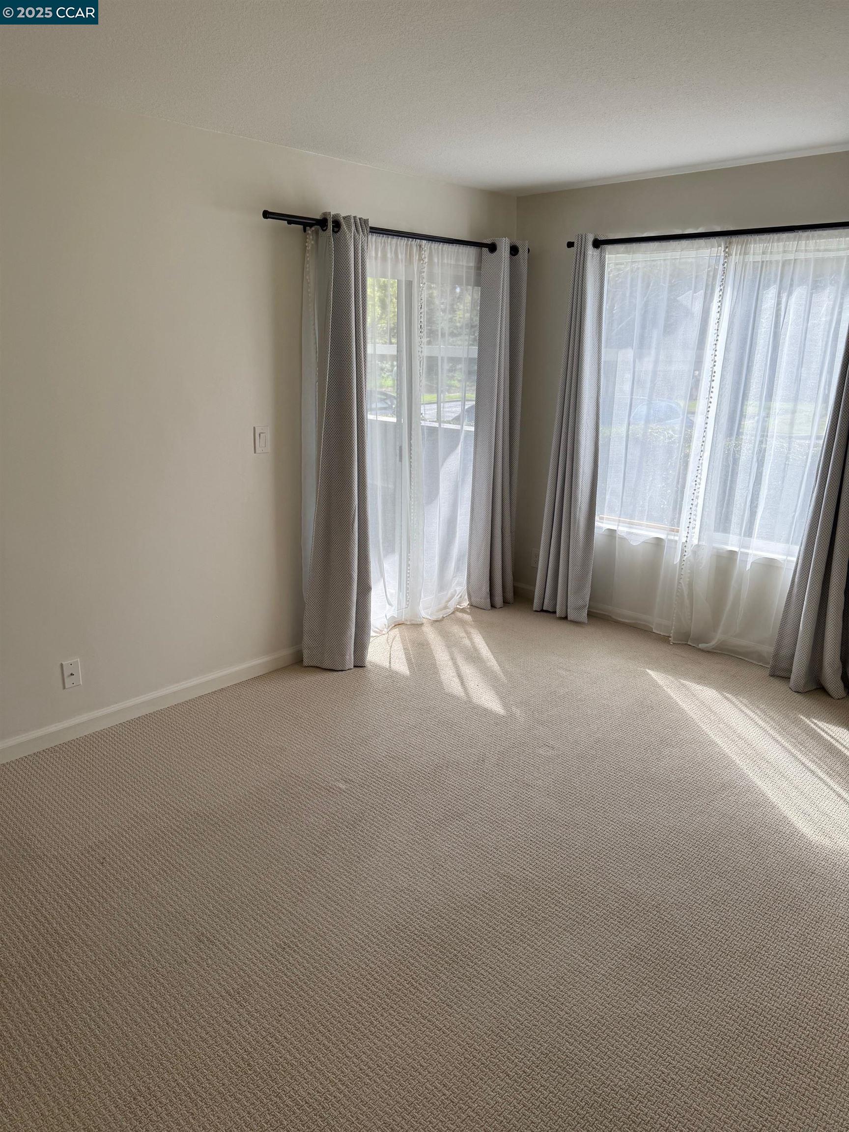 760 Canyon Oaks Dr # D, Oakland, California 94605, 2 Bedrooms Bedrooms, 4 Rooms Rooms,2 BathroomsBathrooms,Residential,For Sale,760 Canyon Oaks Dr # D,41085185