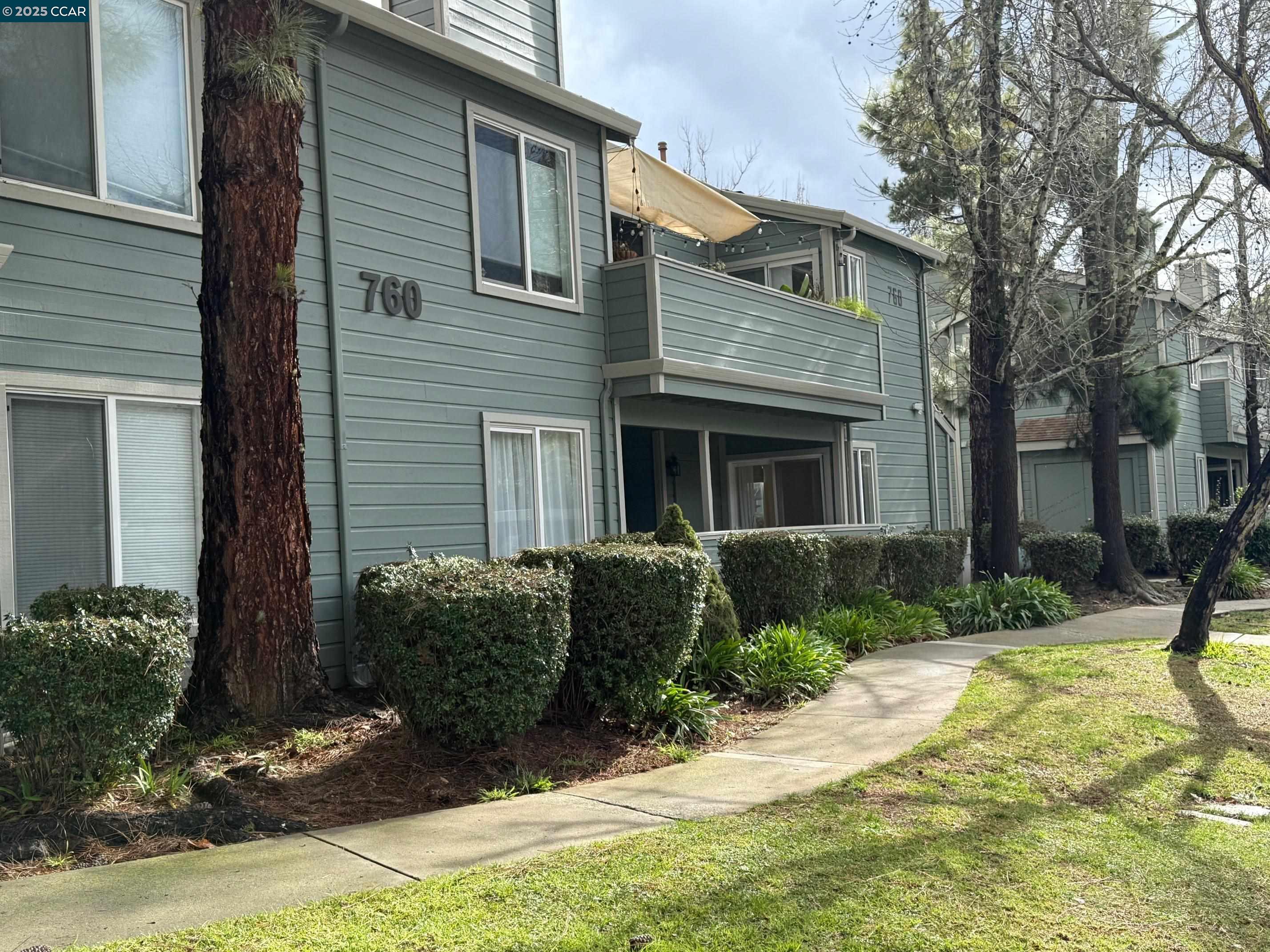760 Canyon Oaks Dr # D, Oakland, California 94605, 2 Bedrooms Bedrooms, 4 Rooms Rooms,2 BathroomsBathrooms,Residential,For Sale,760 Canyon Oaks Dr # D,41085185
