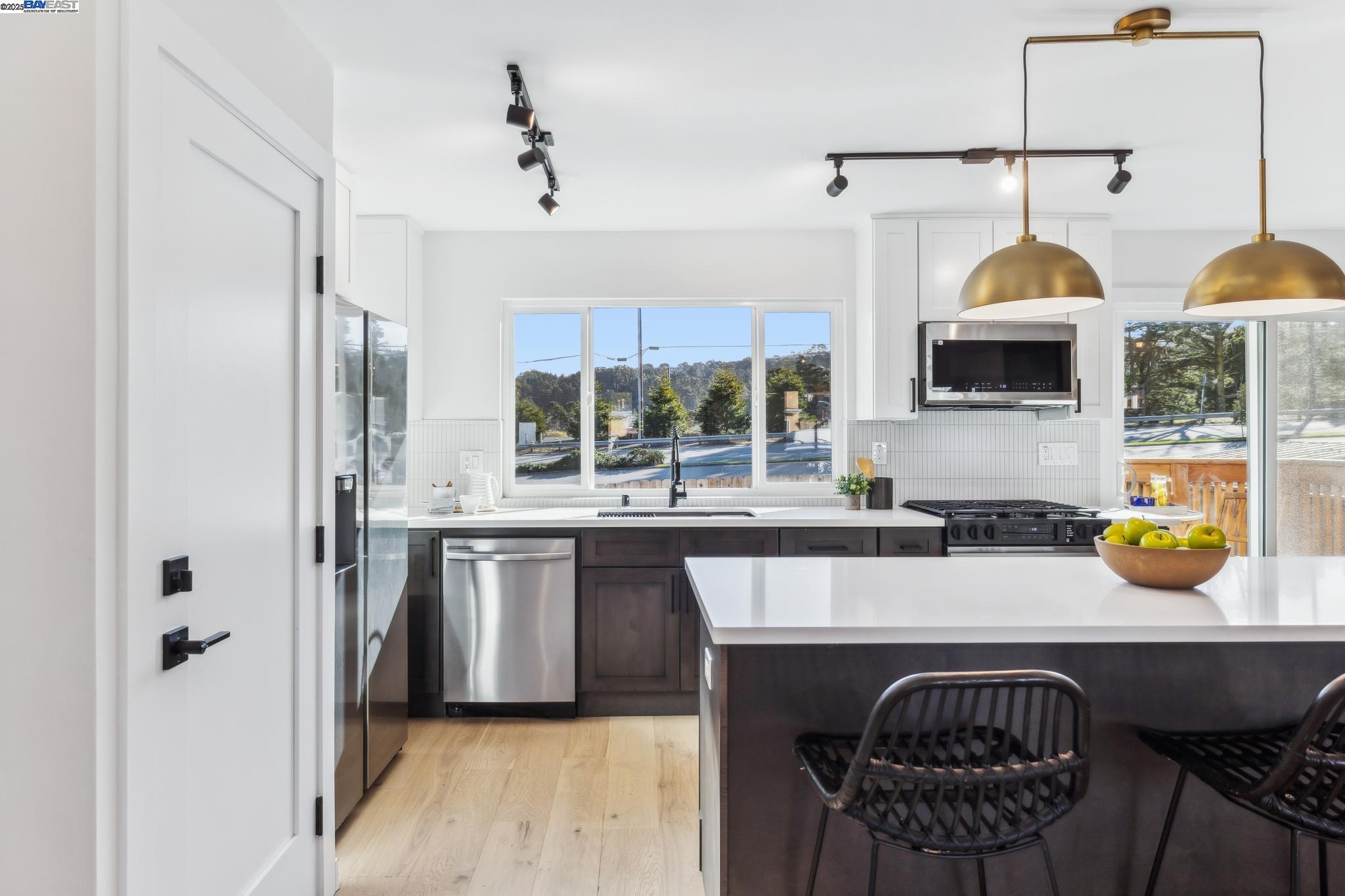 117 Duval Dr, South San Francisco, California 94080, 3 Bedrooms Bedrooms, 6 Rooms Rooms,1 BathroomBathrooms,Residential,For Sale,117 Duval Dr,41085189
