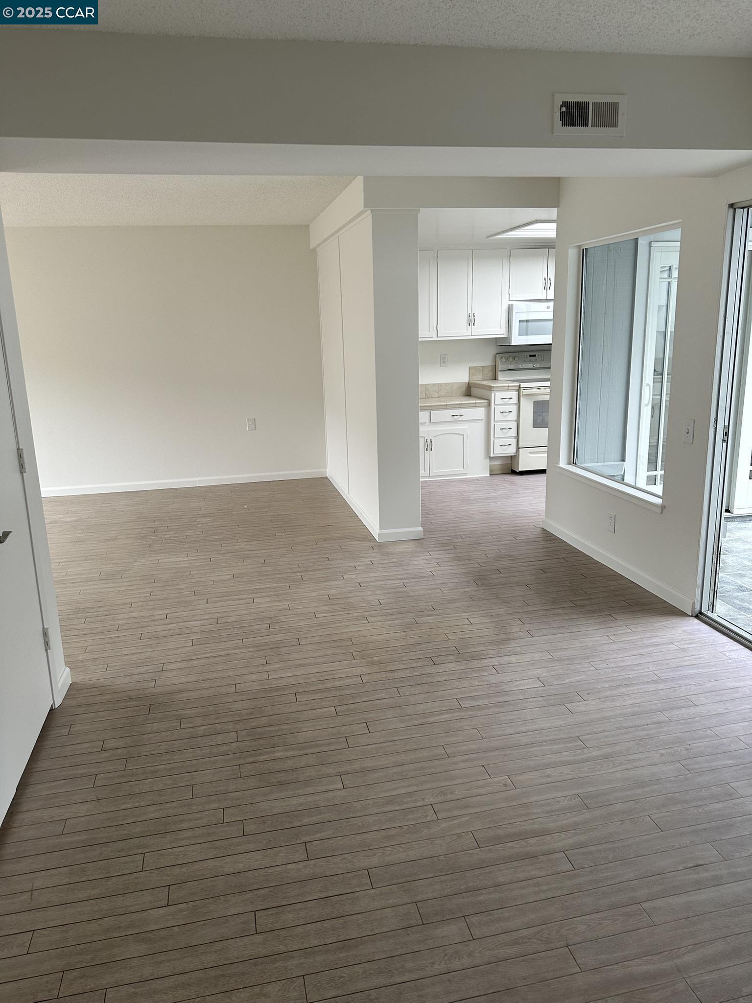 Photo #11: 41085190 Listing: Photo #11