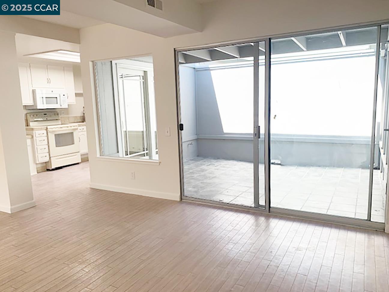 Detail Gallery Image 9 of 23 For 1517 Oakmont Dr #3,  Walnut Creek,  CA 94595 - 2 Beds | 1 Baths